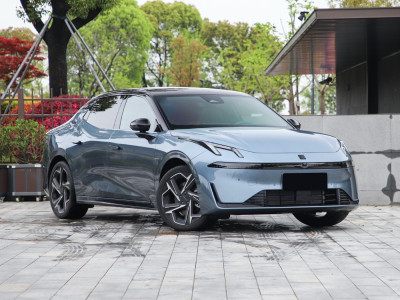 Lynk&Co 07 Фото №3